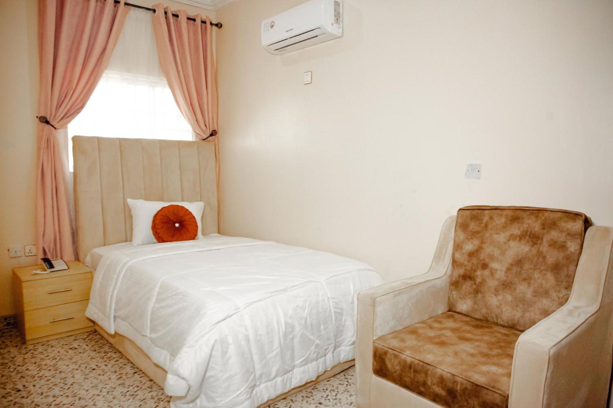 Nexus Xpress Hotel อาบูจา ภายนอก รูปภาพ